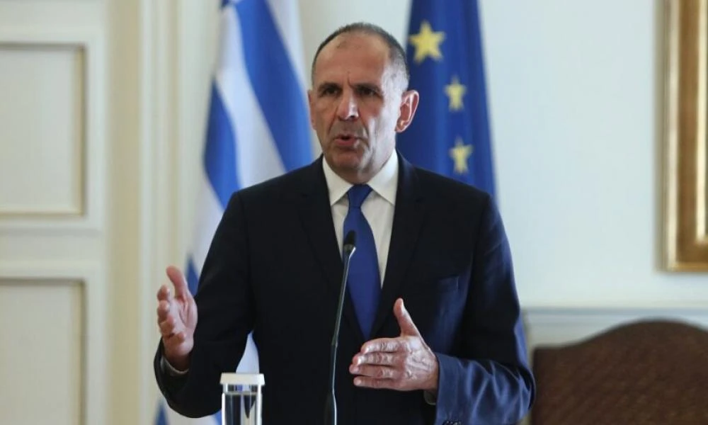 Γεραπετρίτης από Βρυξέλλες: «Ενεργή πολιτική» της Ελλάδας στη Μέση Ανατολή